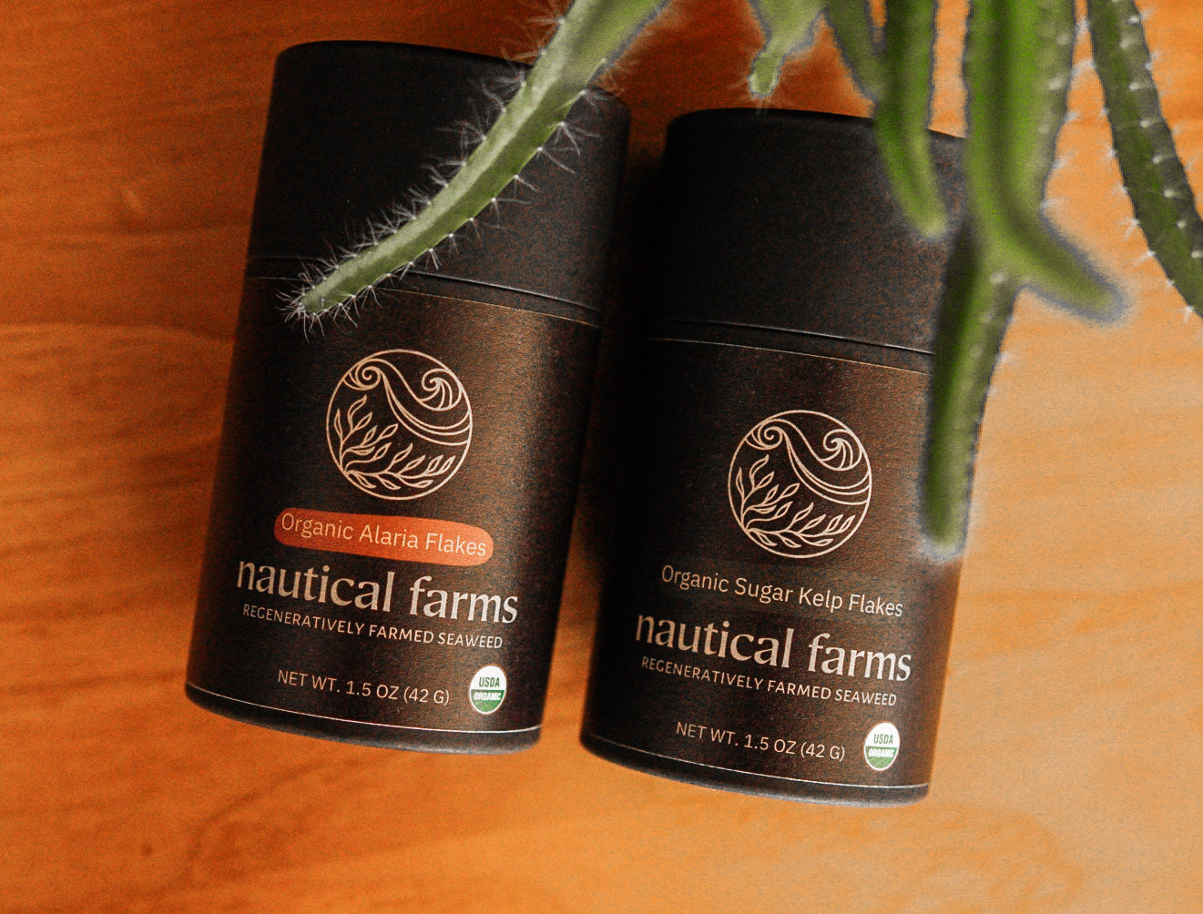 Organic edible kelp and alaria (wakame) flakes bundle harvested from a sustainable ocean farm in Maine. Comes in sustainable kraft tube for seaweed recipes.